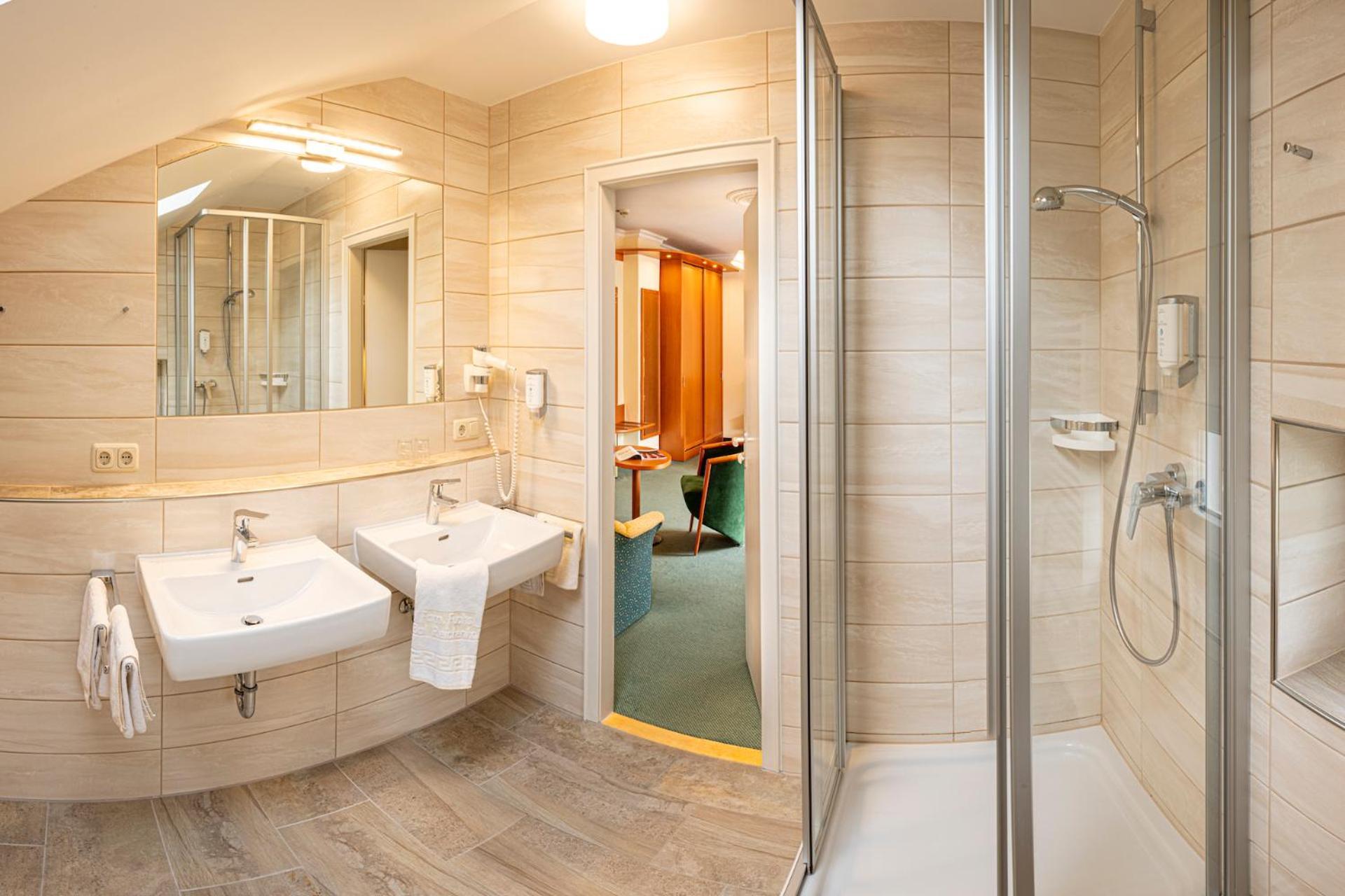 Hotel Bergfried & Schoenblick バートライヘンハル エクステリア 写真