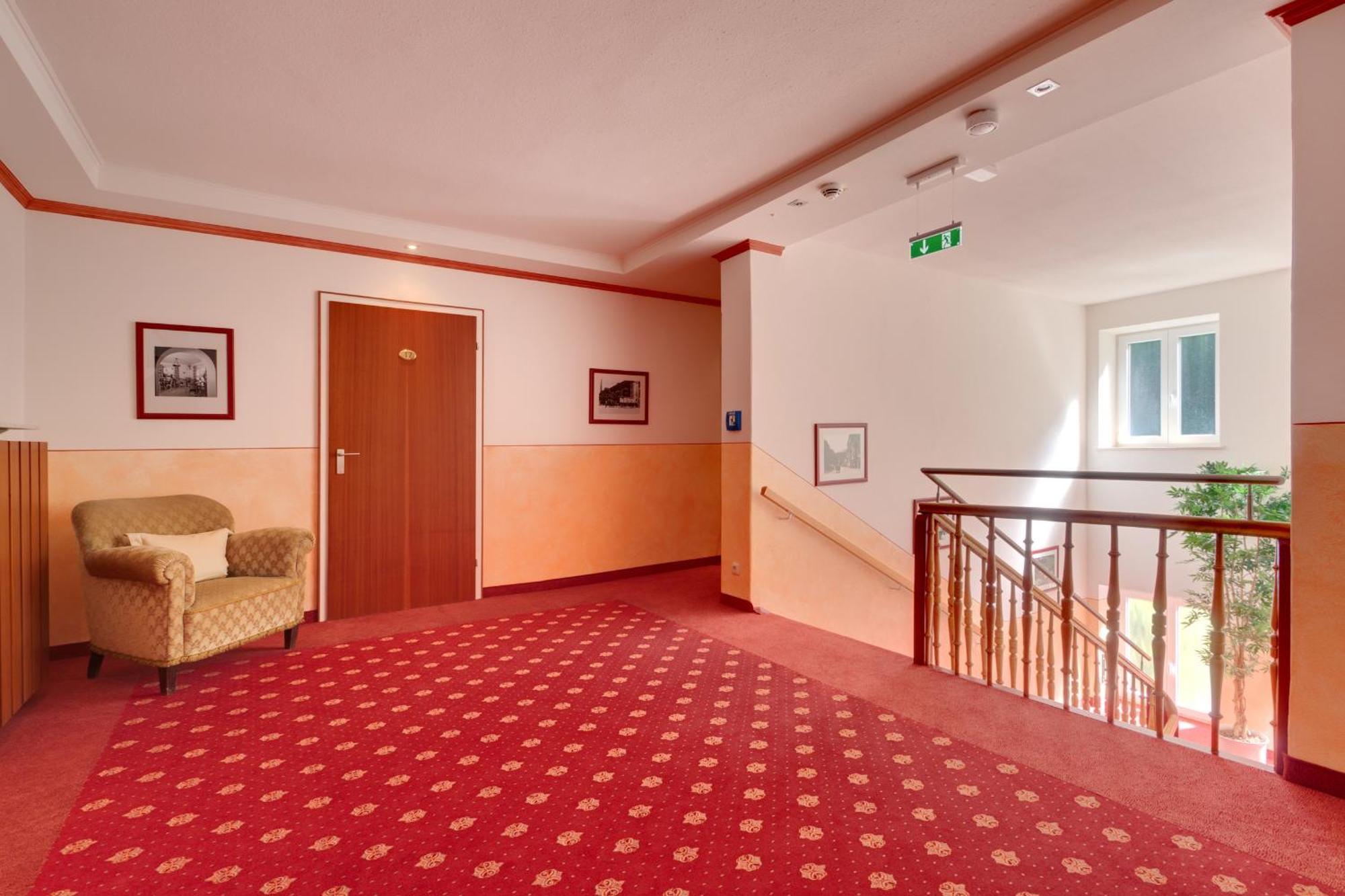 Hotel Bergfried & Schoenblick バートライヘンハル エクステリア 写真